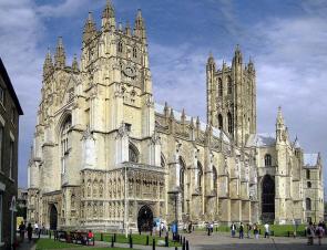 Canterbury Cathedral: West Front, Nave and Central Tower. Seen from south. Author: Hans Musil. GNU License.